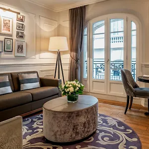***** Hotel La Clef Louvre By The Crest Collection França